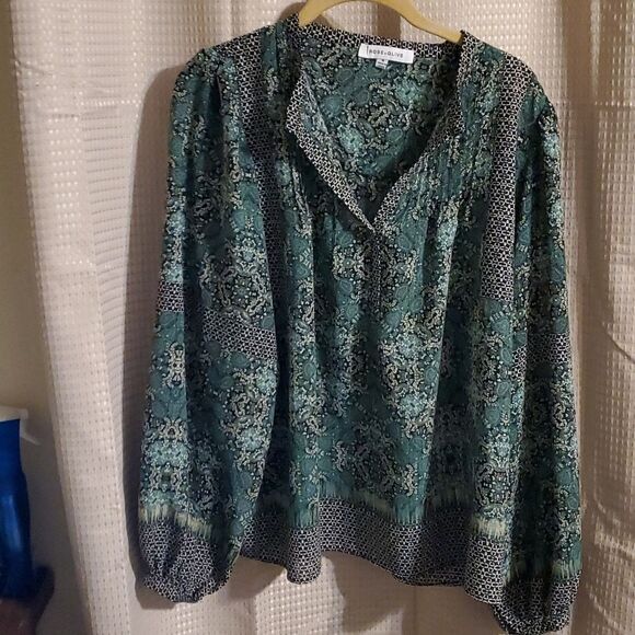 ROSE + OLIVE M Blouse  green and black  print - Picture 1 of 6